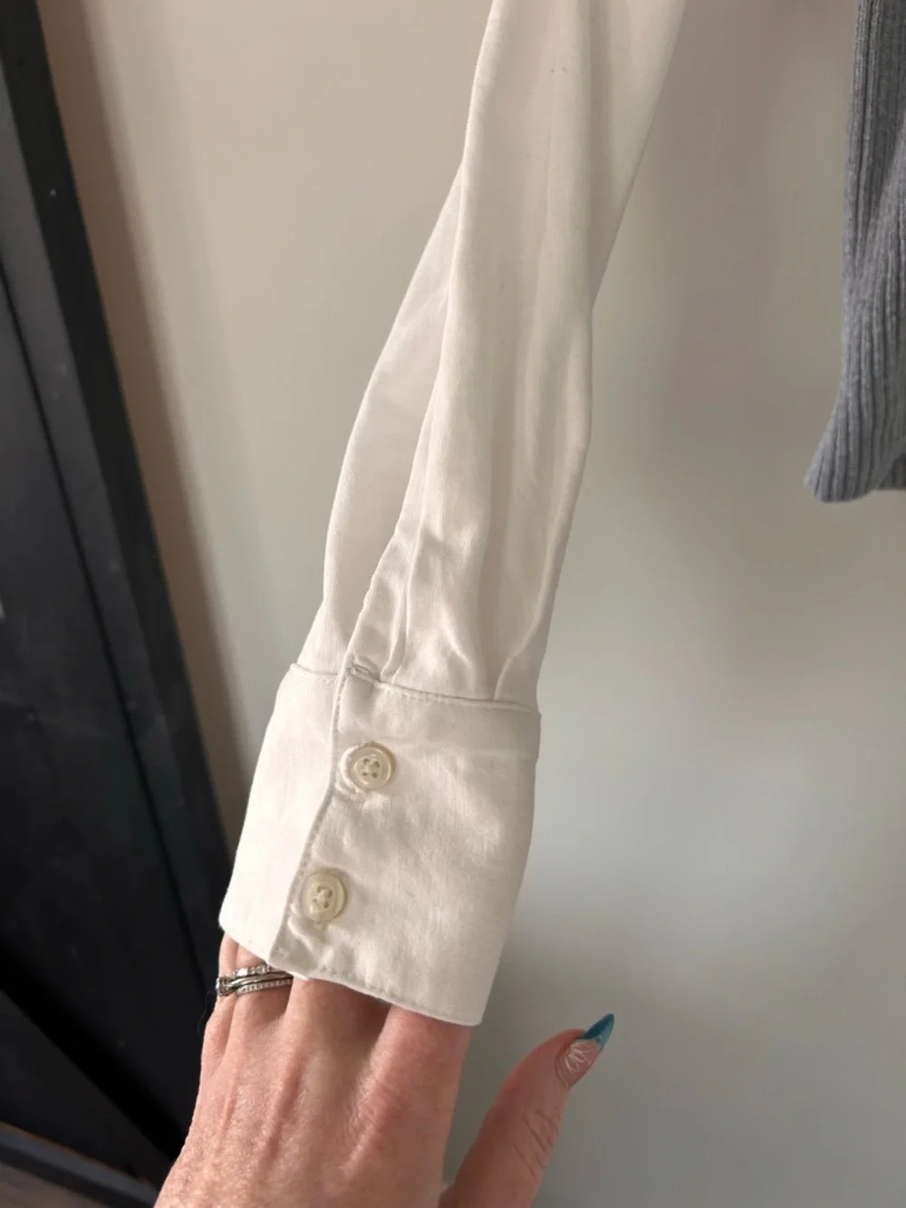 Zara Gray Ribbed Half-Zip Sweater with White Shirt Sleeves - Picture 4 of 4